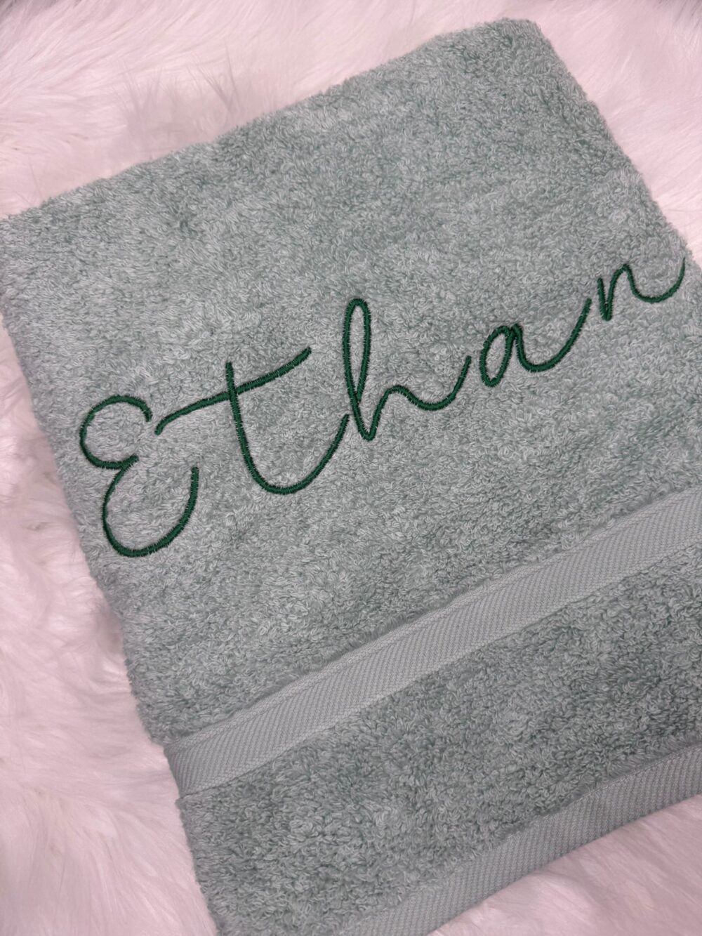 LD SCRIPT EMBROIDERED KIDS TOWEL