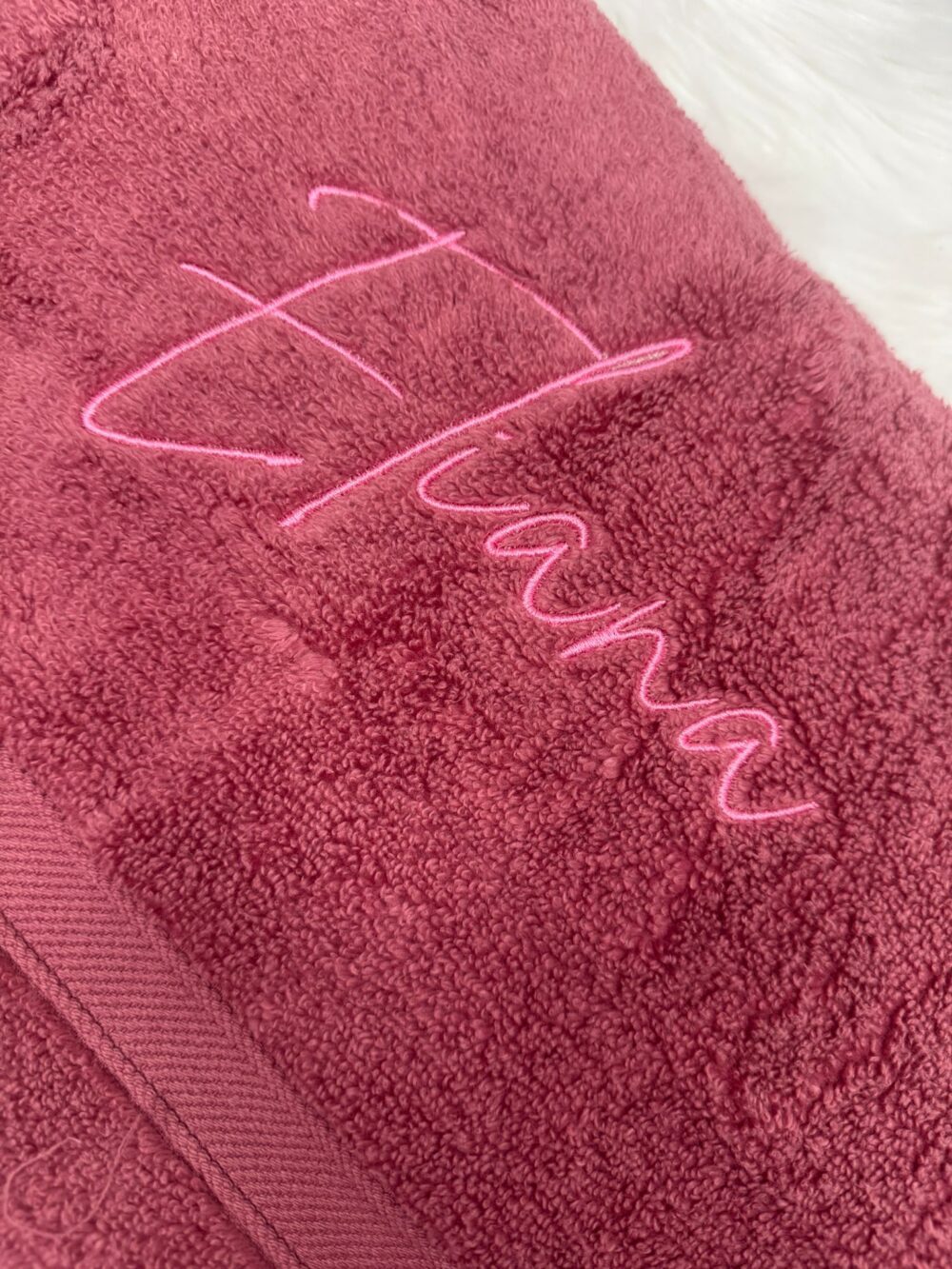 SCARLETT EMBROIDERED KIDS TOWEL - Image 2