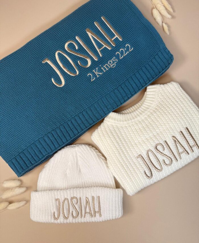 PERSONALISED BABY GIFT SET WITH NAME EMBROIDERED
